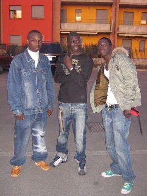 wesh ca dechire en itlie awith mo and his friends..............